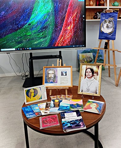 Выставка Светоносных Картин Виктории ПребРАженской